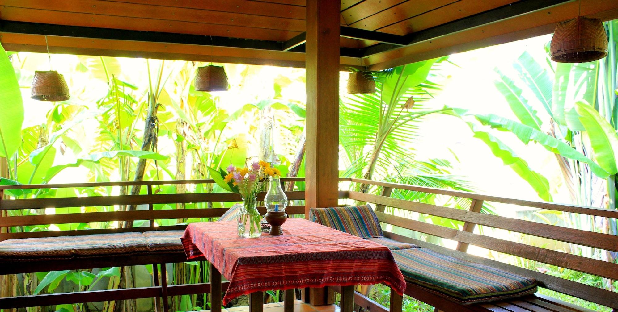 Отель Secret Garden Chiangmai San Kamphaeng Экстерьер фото