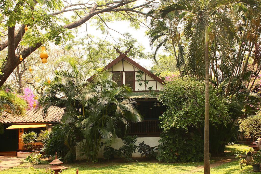 Отель Secret Garden Chiangmai San Kamphaeng Экстерьер фото